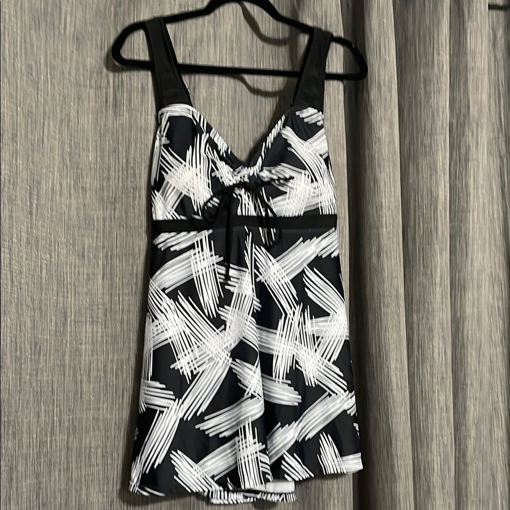 Black and White Patterned swimsuit